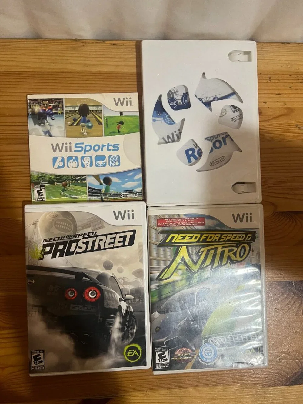 NINTENDO WII VIDEO GAME CONSOLE BLUE RVL-101 Tested Turns On Sensor Bar, 2 Contr